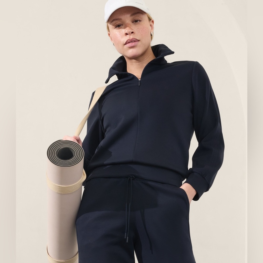 Athleta ALLURE 1/4‎ ZIP SWEATSHIRT Navy Blue color